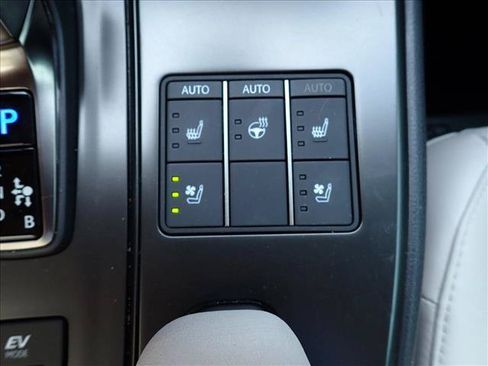 Used 2025 Lexus UX 300h AWD w/ Cold Area Package image 22