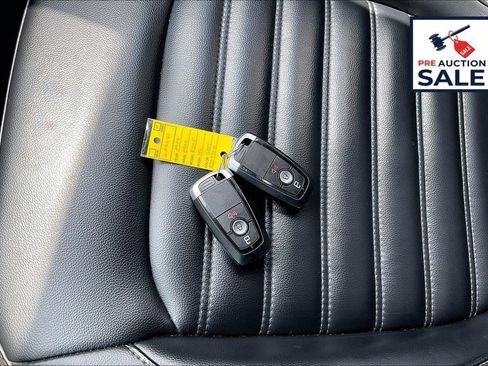 Used 2024 Ford Edge SEL AWD/4WD image 11