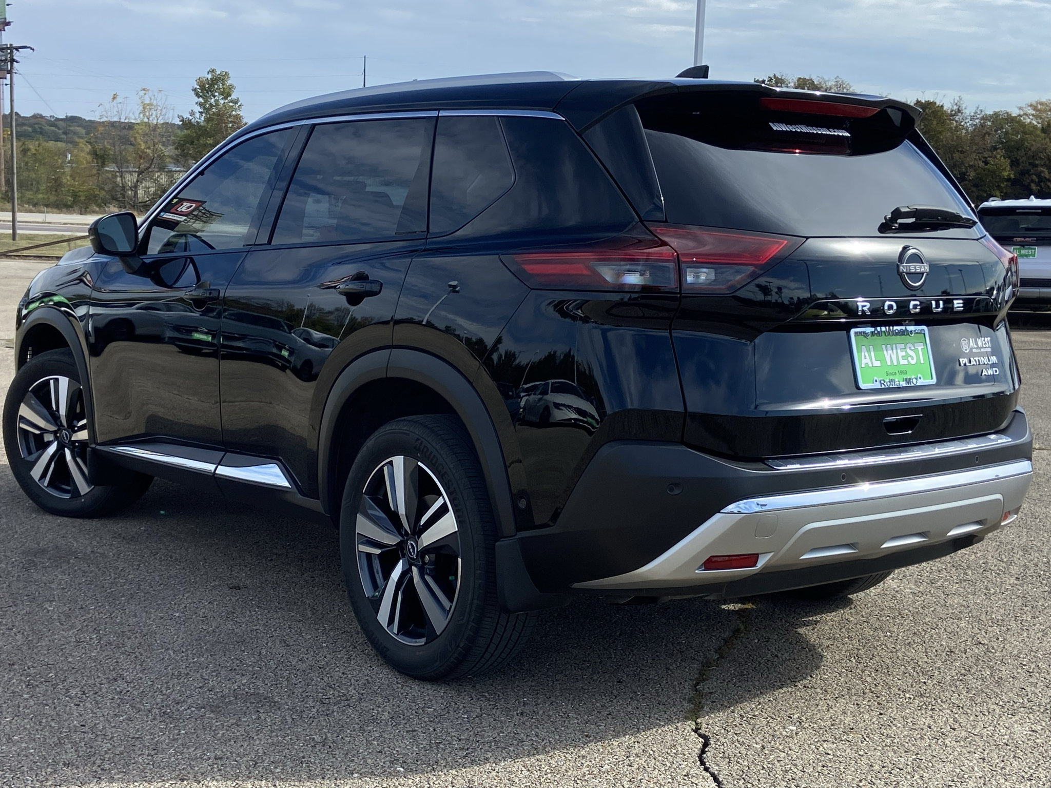 Used 2023 Nissan Rogue Platinum w/ Platinum Premium Package AWD/4WD image 5