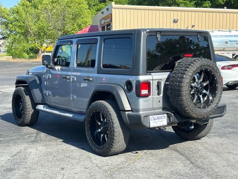 Used 2018 Jeep Wrangler Unlimited Sport S AWD/4WD image 4