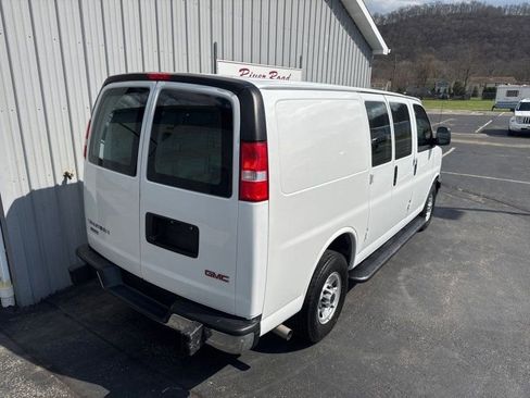 Used 2022 GMC Savana 2500 w/ Driver Convenience Package image 7
