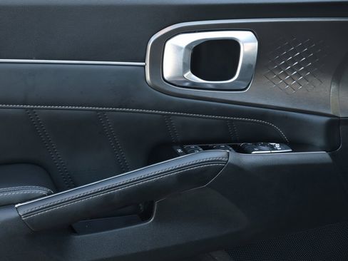 Used 2021 Kia Sorento SX image 28