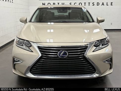 Used 2017 Lexus ES 300h FWD image 7