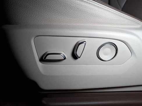 Used 2021 GMC Yukon Denali image 13