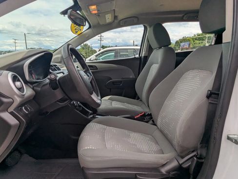 Used 2017 Chevrolet Sonic LT FWD image 10