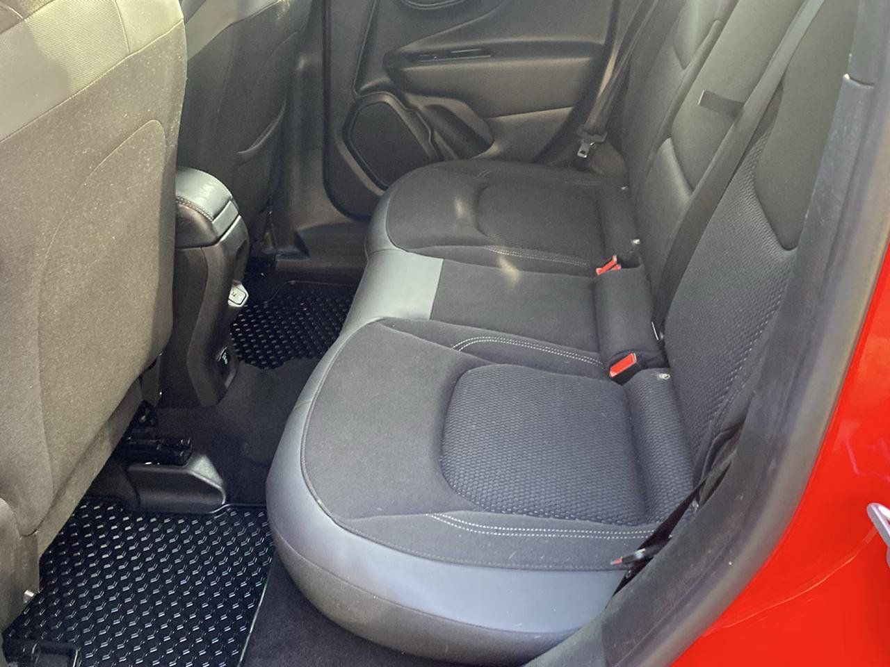 Used 2022 Jeep Renegade Altitude w/ Convenience Group AWD/4WD image 9