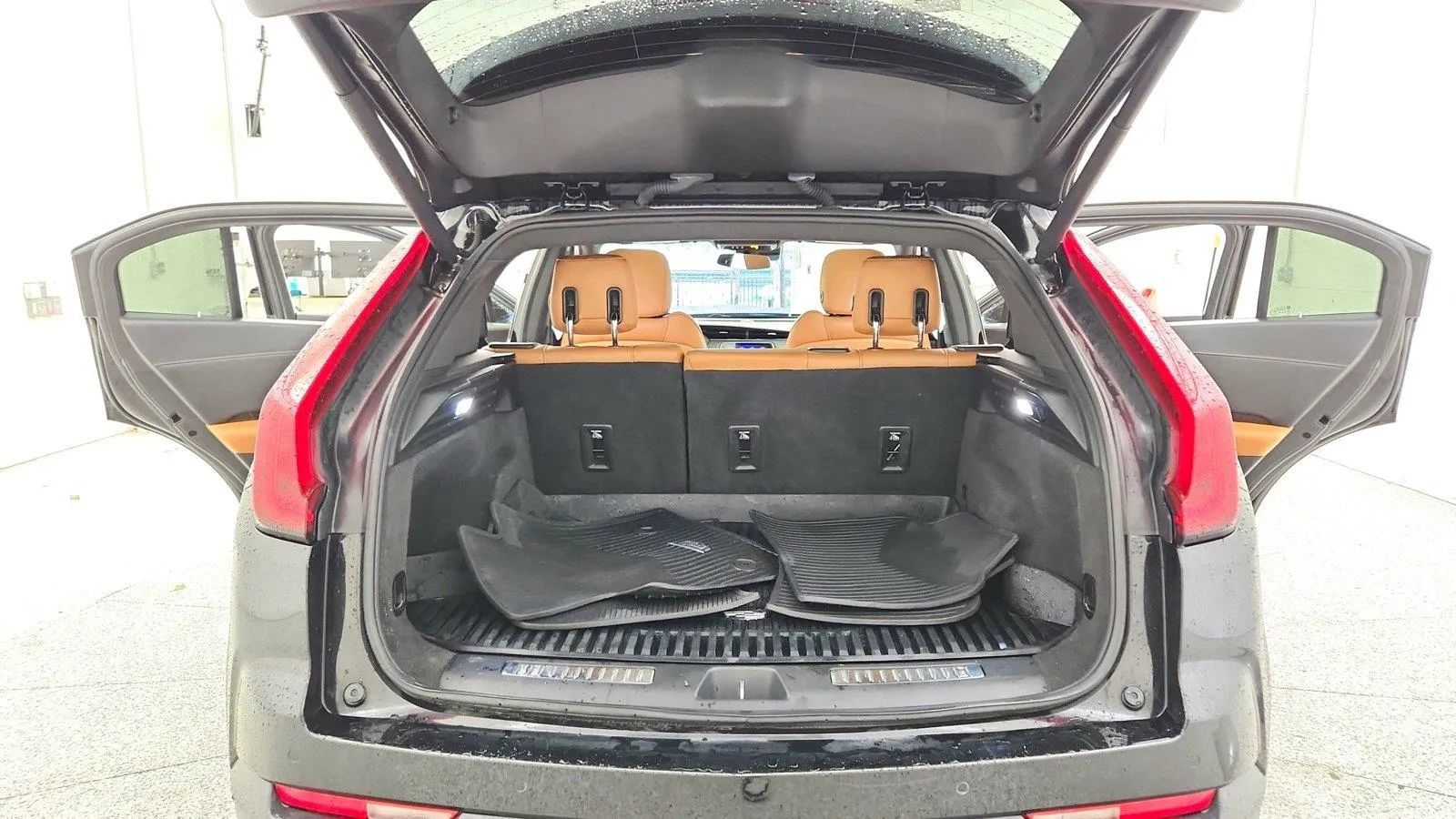Used 2019 Cadillac XT4 Premium Luxury AWD/4WD image 41