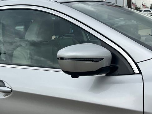 Used 2022 Nissan Rogue Sport SL image 9