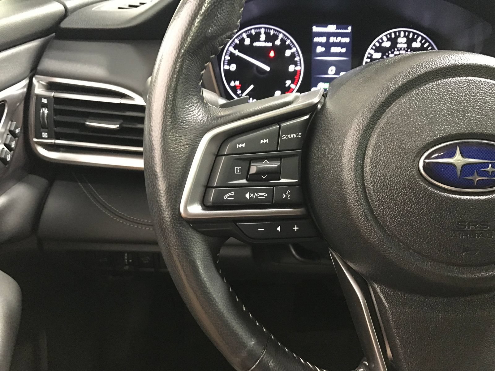 Used 2025 Subaru Outback Limited w/ Tech Package 3 AWD/4WD image 17