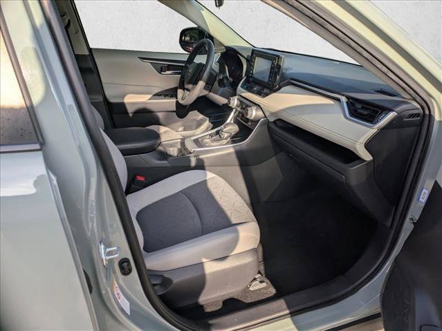 Used 2019 Toyota RAV4 XLE w/ Convenience Package FWD image 17