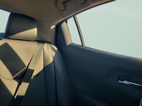New 2026 Toyota Prius Plug-In Hybrid FWD image 14