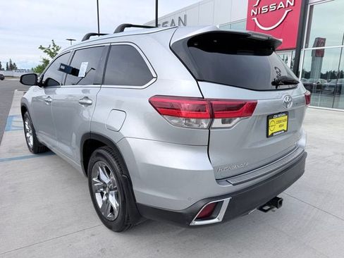 Used 2018 Toyota Highlander Limited Platinum AWD/4WD image 6