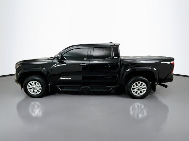 Used 2025 Toyota Tacoma SR5 AWD/4WD image 4