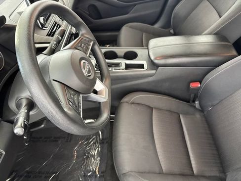 Used 2025 Nissan Altima 2.5 SV FWD image 25