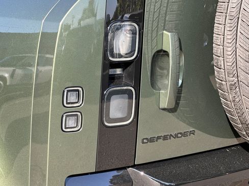 New 2026 Land Rover Defender 110 X-Dynamic SE AWD/4WD image 17
