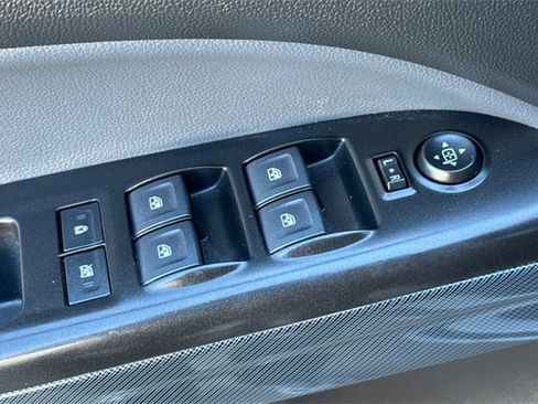 Used 2021 Chevrolet Colorado Z71 w/ Safety Package image 12