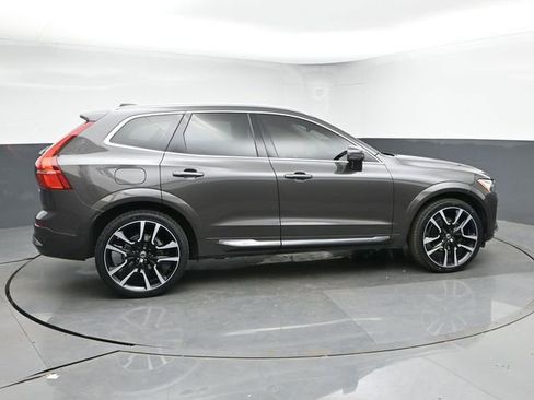 Used 2023 Volvo XC60 B5 Ultimate FWD image 9