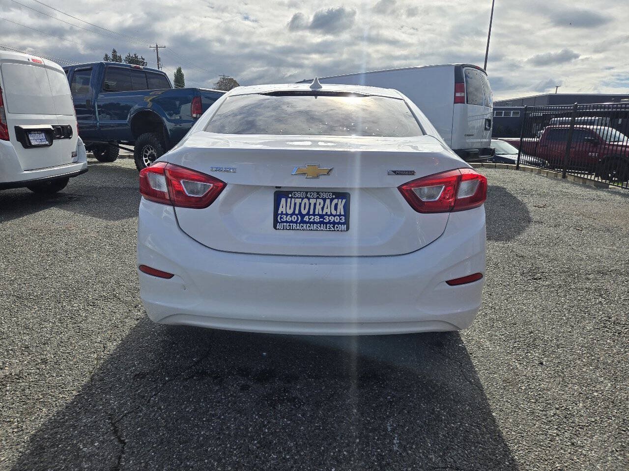 Used 2017 Chevrolet Cruze Premier FWD image 5