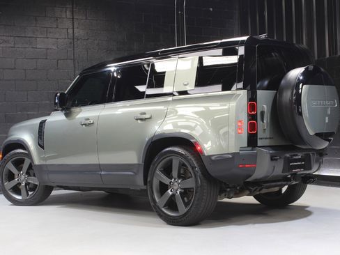 Used 2024 Land Rover Defender 110 SE image 8