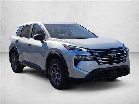 Certified 2025 Nissan Rogue S image 3