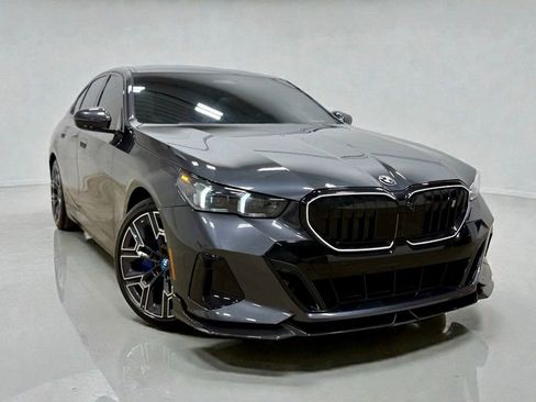 Used 2025 BMW i5 xDrive40 w/ M Sport Package image 9