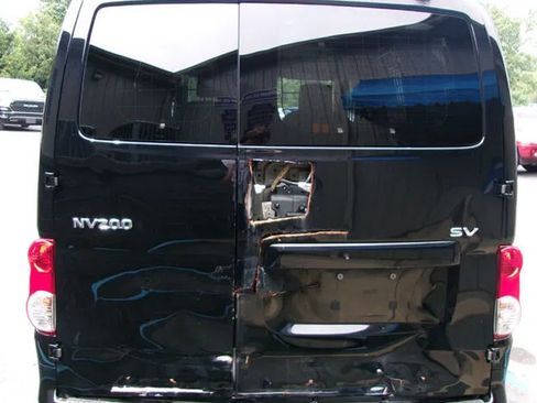 Used 2020 Nissan NV200 SV w/ Sliding Glass Door Package FWD image 1