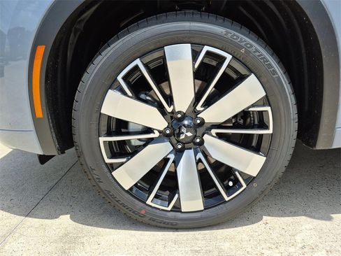 New 2025 Mitsubishi Outlander SEL image 28