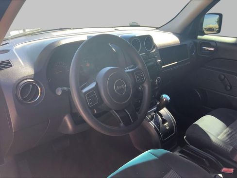 Used 2017 Jeep Patriot Sport AWD/4WD image 18