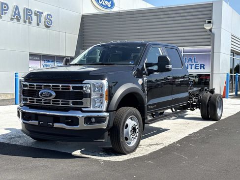 New 2026 Ford F550 4x4 Crew Cab image 7