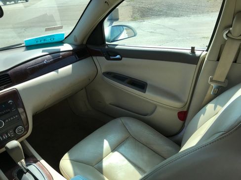 Used 2007 Chevrolet Impala LTZ FWD image 13