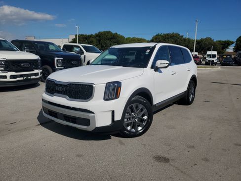 Used 2024 Kia Telluride LX image 31
