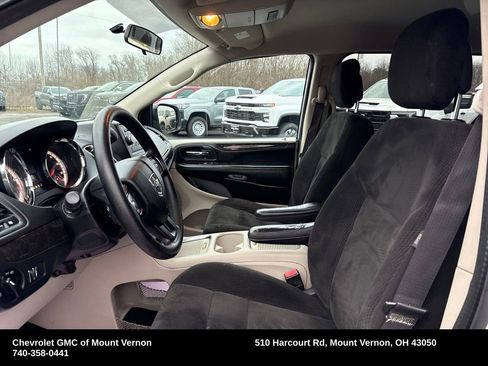 Used 2016 Dodge Grand Caravan SXT image 10