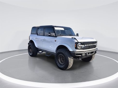 Used 2022 Ford Bronco Badlands image 2