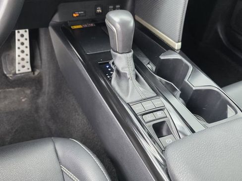 Used 2025 Toyota Camry SE FWD image 21
