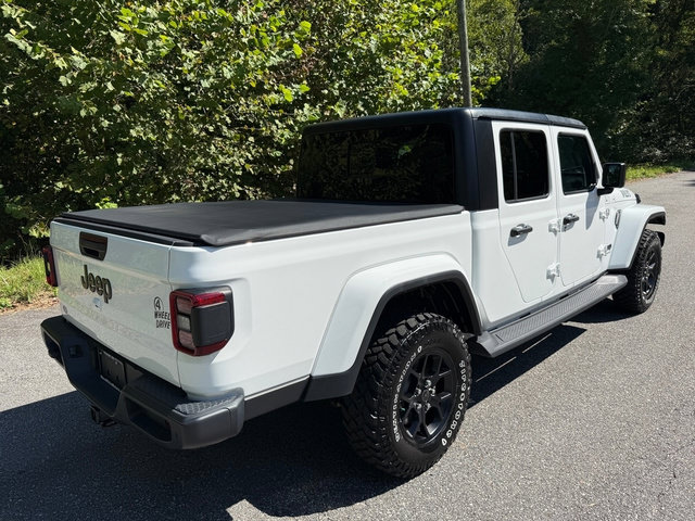 Used 2024 Jeep Gladiator Sport AWD/4WD image 6