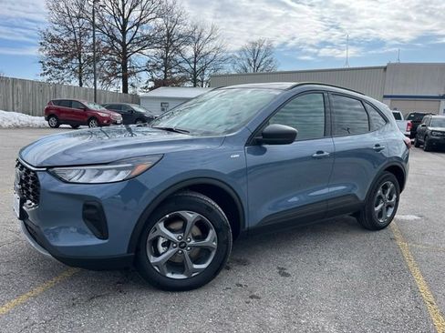 Used 2026 Ford Escape ST-Line w/ Cold Weather Package AWD/4WD image 3