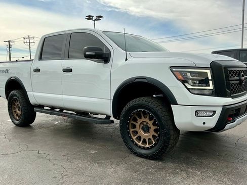 Used 2021 Nissan Titan PRO-4X w/ Pro-4x Convenience Package image 6