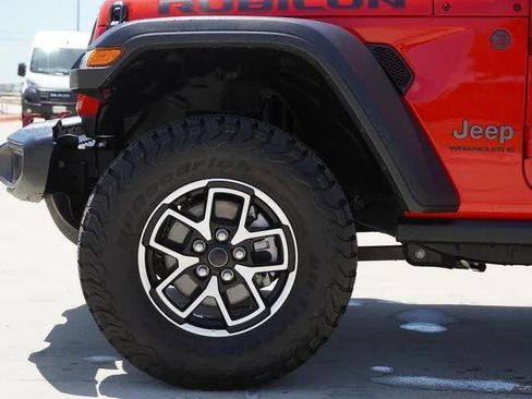 Used 2026 Jeep Wrangler Unlimited Rubicon AWD/4WD image 5