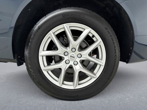 Used 2020 Volvo XC60 T5 Momentum w/ Protection Package Premier image 26