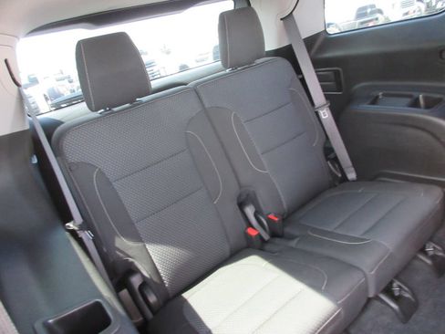 Used 2021 GMC Acadia SLE w/ Driver Convenience Package FWD image 23