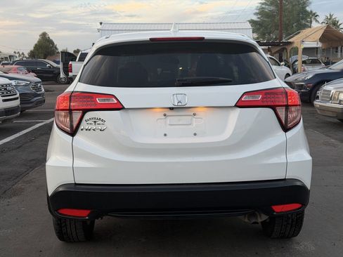 Used 2018 Honda HR-V EX image 9