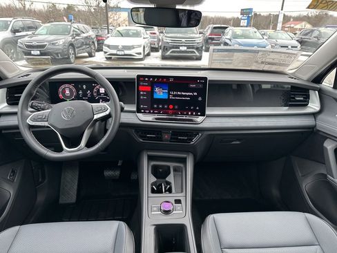 New 2026 Volkswagen Tiguan SE image 12