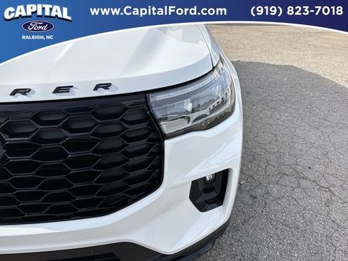 Certified 2025 Ford Explorer ST-Line w/ Premium Package image 11