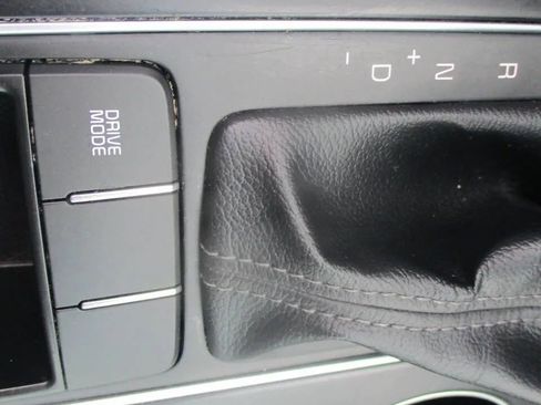 Used 2020 Kia Sorento FWD V6 image 11