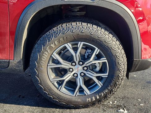 Used 2025 GMC Acadia AT4 image 8