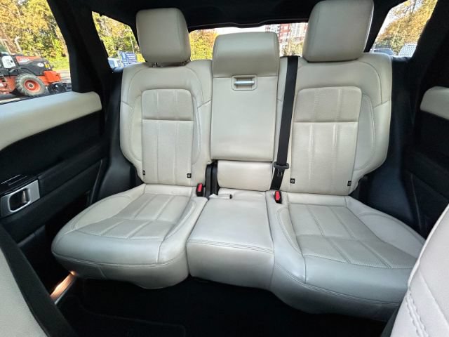 Used 2018 Land Rover Range Rover Sport HSE AWD/4WD image 31