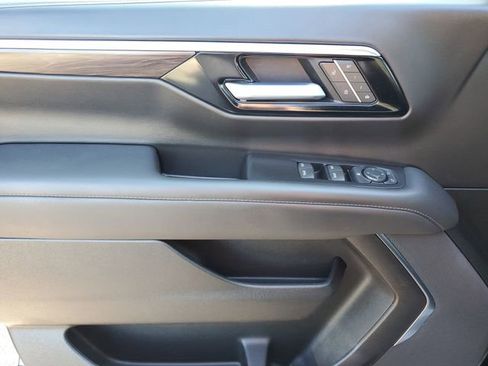 Used 2025 Chevrolet Tahoe LT AWD/4WD image 15