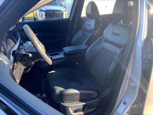 Used 2024 Nissan Ariya AWD image 27