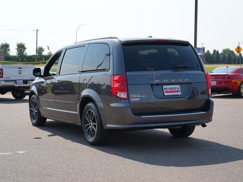 Used 2016 Dodge Grand Caravan R/T FWD image 5