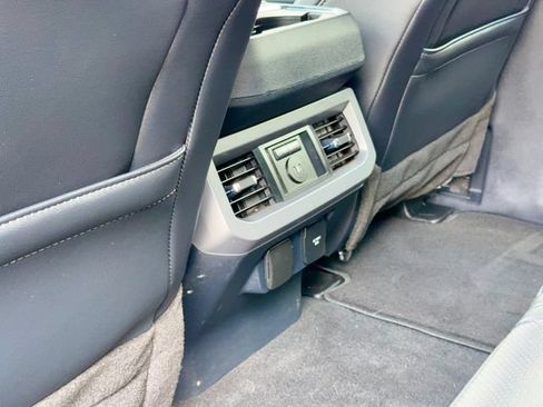 Used 2023 Ford F250 Lariat w/ Sport Appearance Package AWD/4WD image 12